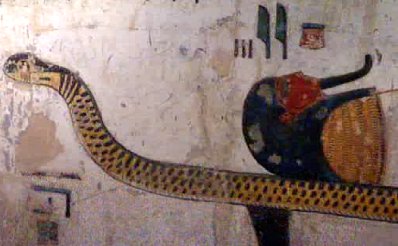 Altägyptische Schlange und Mumie